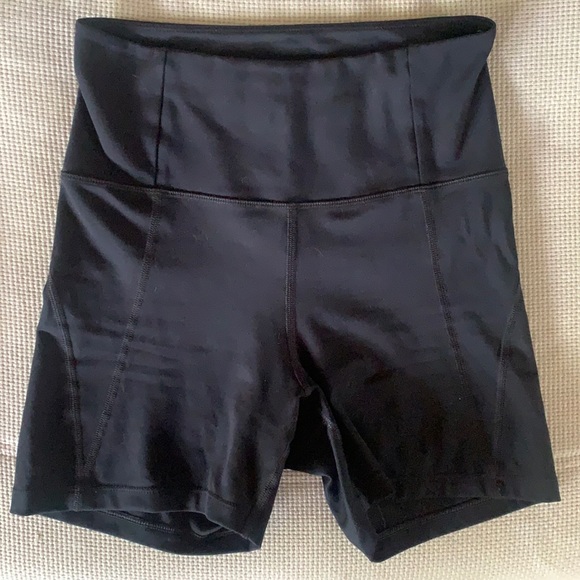 girlfriend collective Pants - Girlfriend Collective High Rise Run Shorts - Small